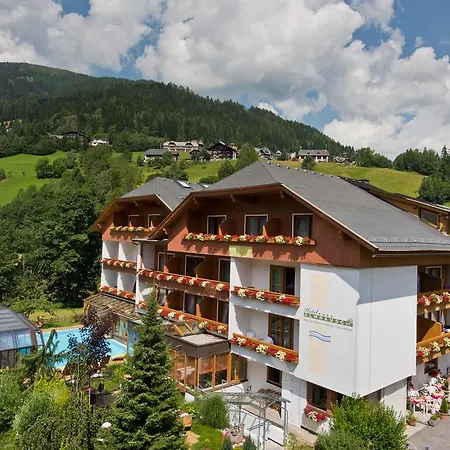 Szálloda Genusshotel Almrausch Bad Kleinkirchheim