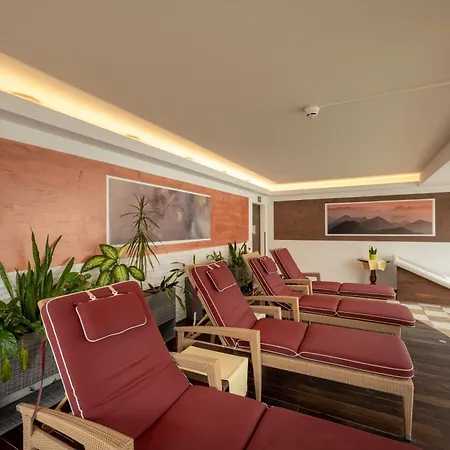 Genusshotel Almrausch فندق باد كلينكيرشهايم